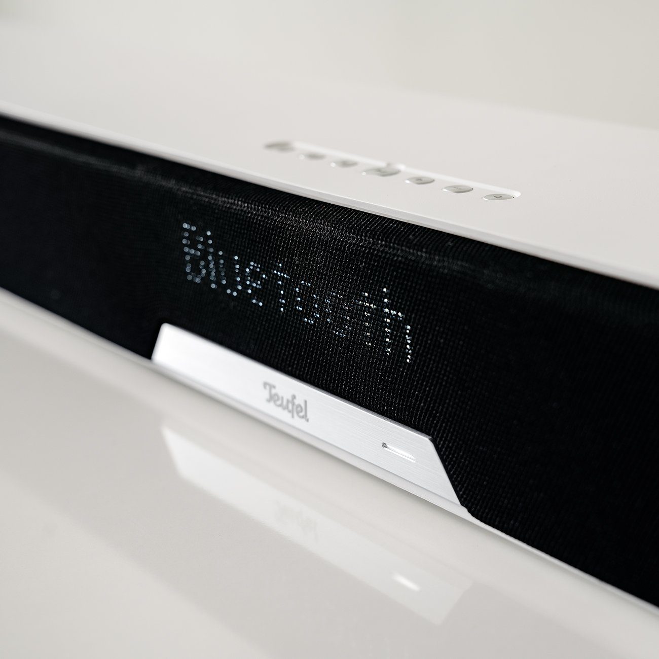 Teufel CINEBAR LUX Soundbar (HDMI, Bluetooth, 150 W, 12 High-Performance-Töner, integriertem Subwoofer, Dynamore® Ultra/3D)