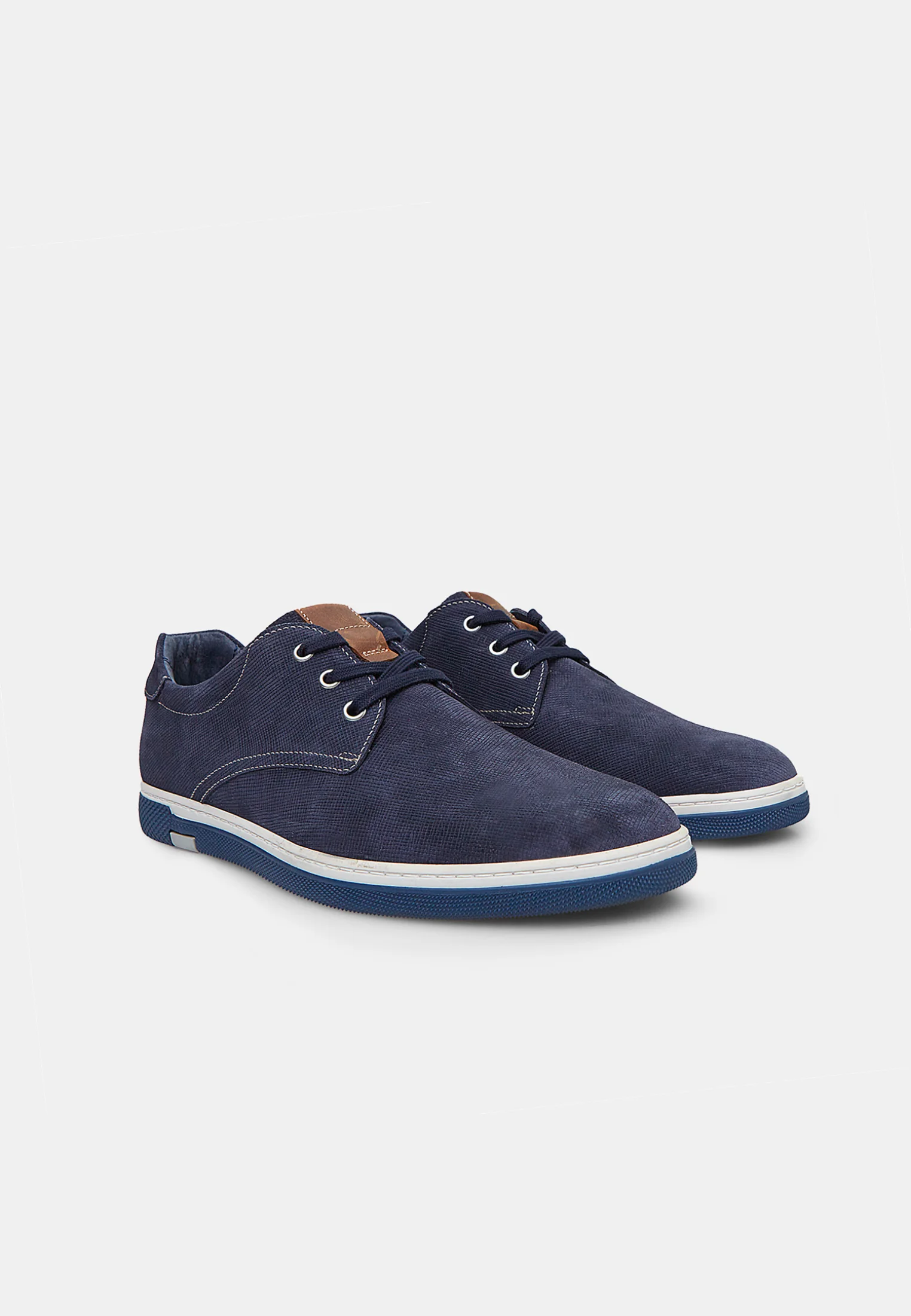 Zapatos deportivos con cordones Bata