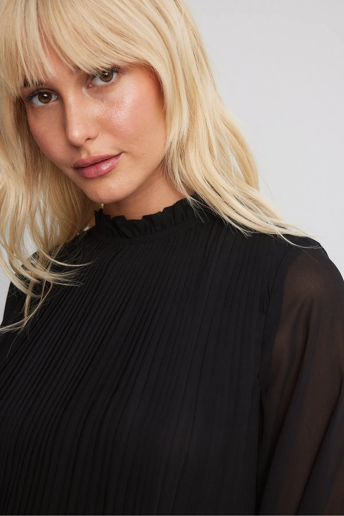NA-KD  Mini-Plisseekleid