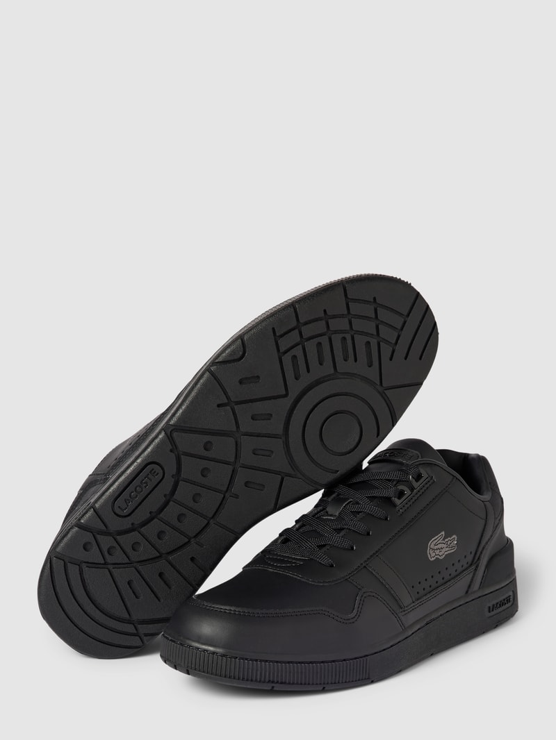 Sneaker in unifarbenem Design mit Label-Stitching in weiß
