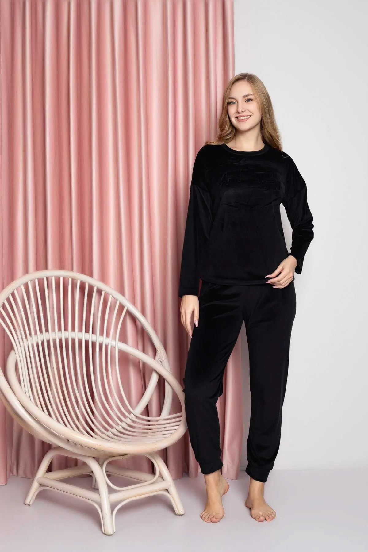 AHENGİM  Damen-Pyjama-Set „Awesome Today“ aus französischem Samt mit geprägten Bündchen W20542293