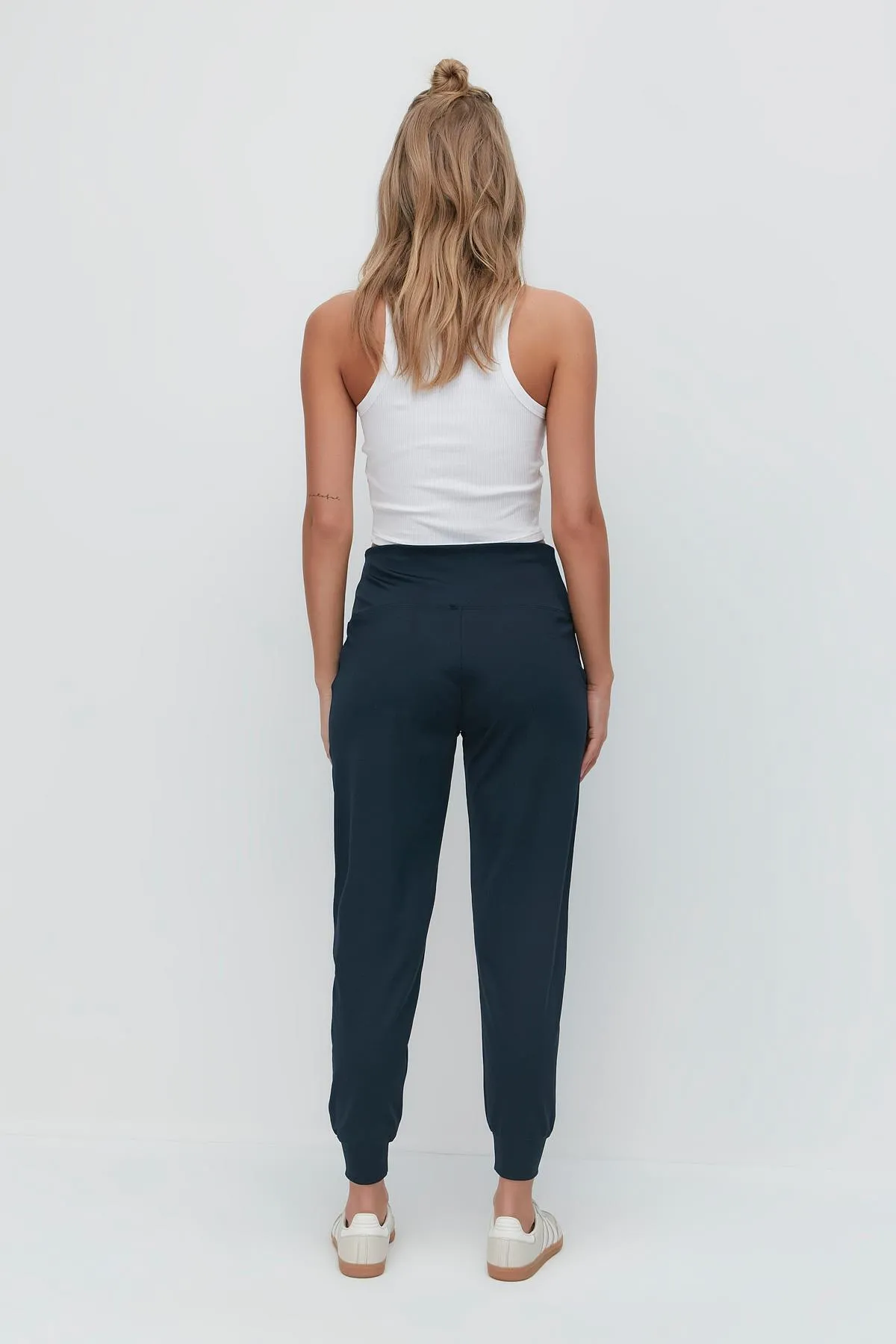 C&City  Jogginghose mit hoher Taille und Bündchen am Bein 811 Smoked