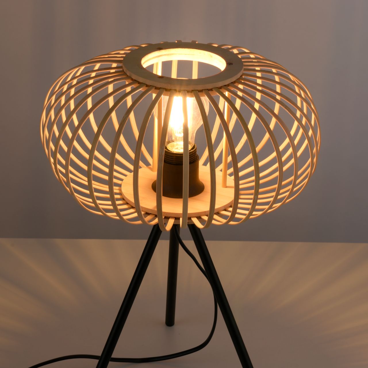 JUST LIGHT LeuchtenDirekt Tischleuchte RACOON, 1-flammig, E27, Dreibein-Stativ, Bambus-Schirm, Ø32cm, Holz-natur, IP20