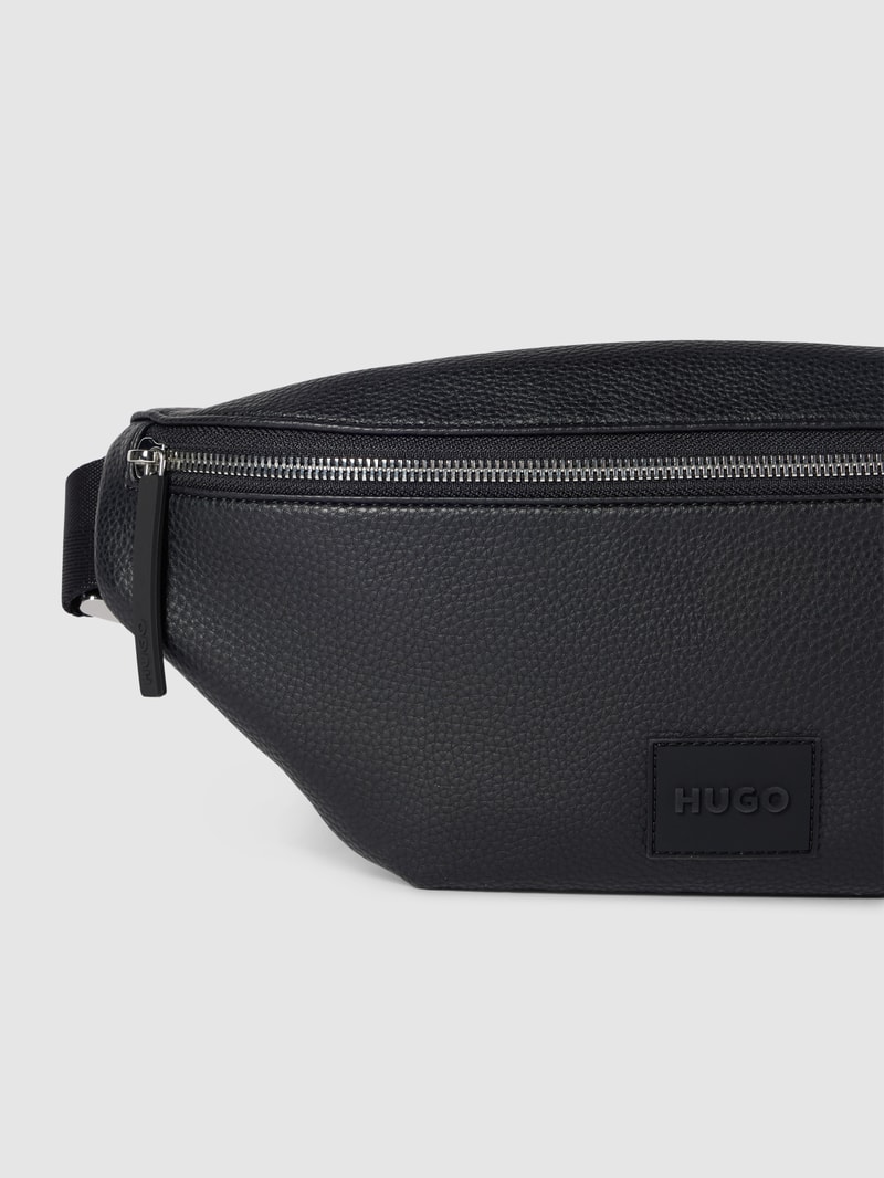 Bauchtasche in Leder-Optik in schwarz