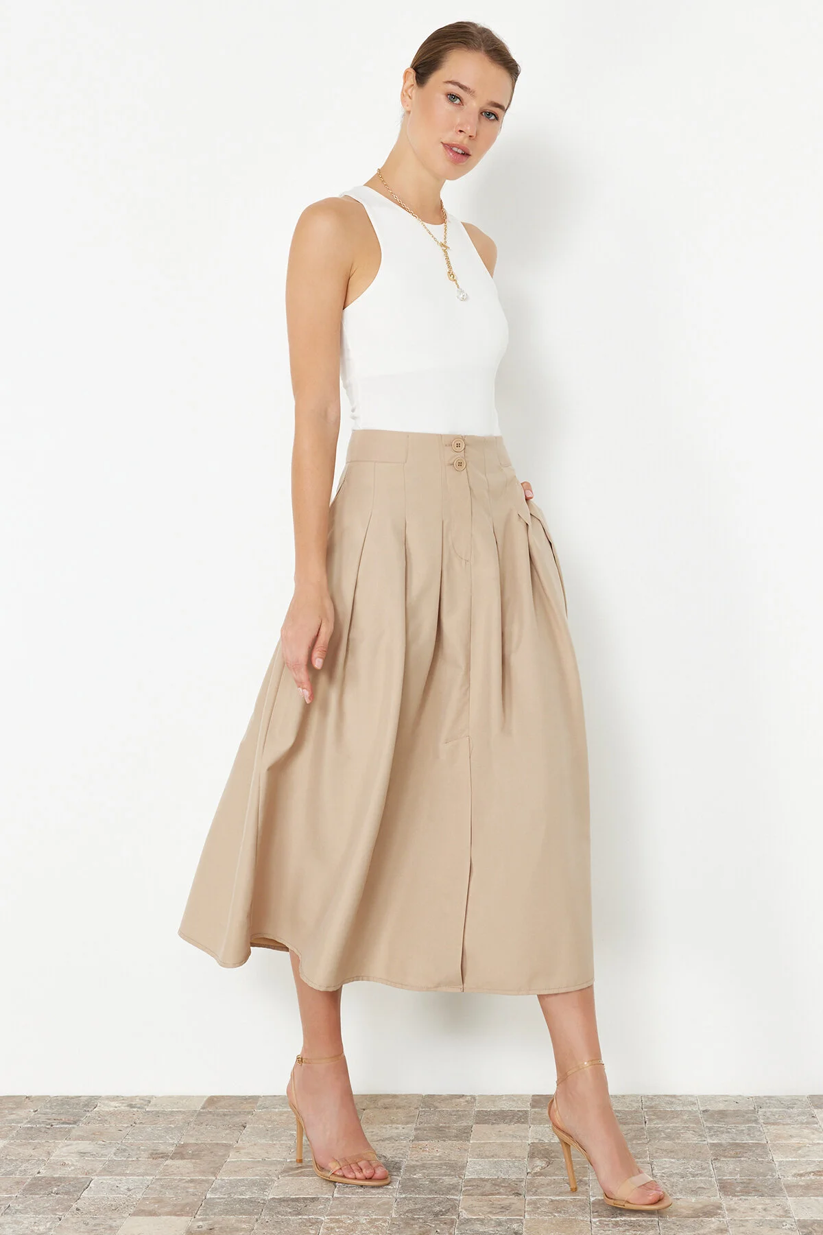 Trendyol Collection  Beiger Midirock - Faltendetail und geknöpfte Vorderseite, gewebt TWOSS24ET00169