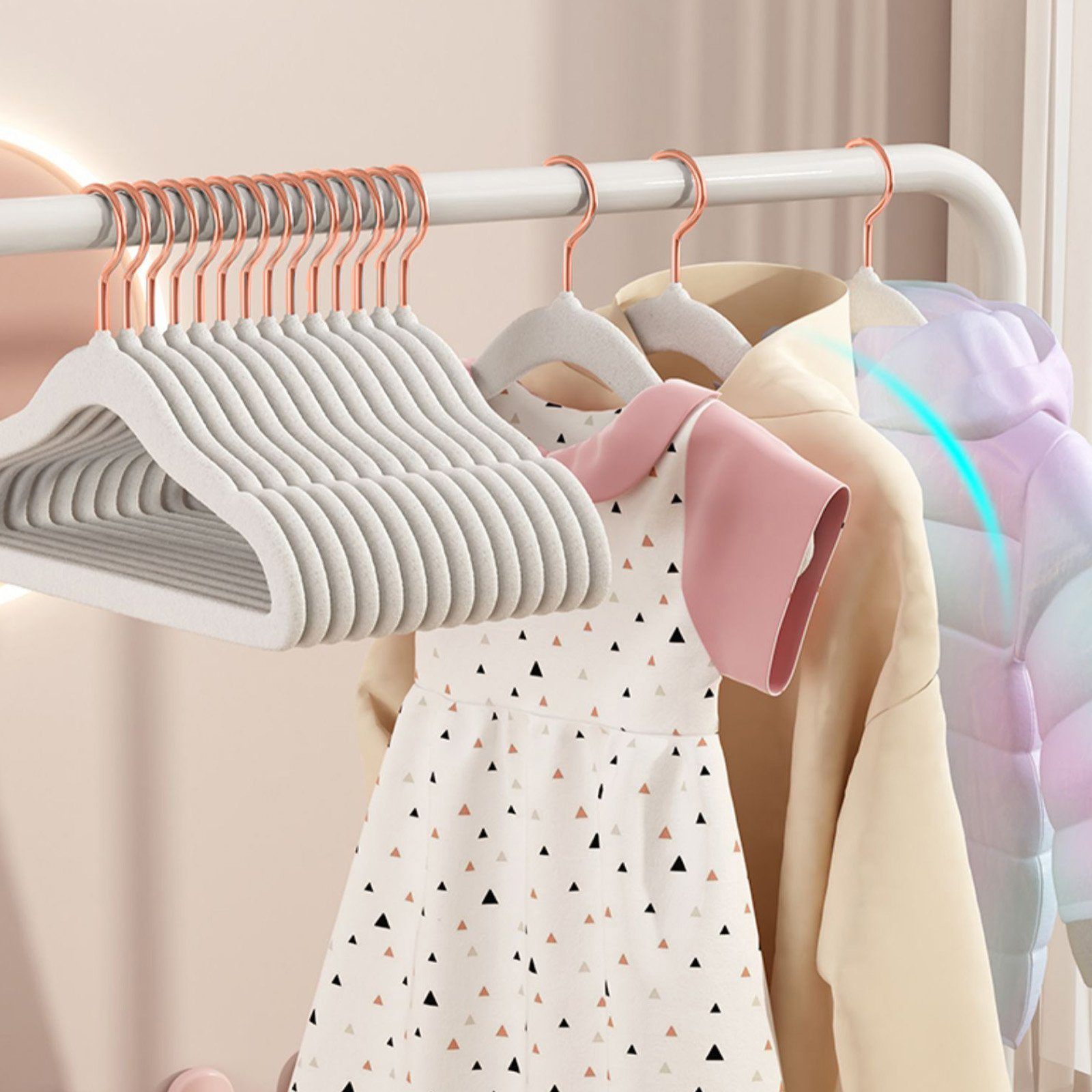 CALIYO Kleiderbügel 10-Tlg Kinderkleiderbügel, Samtbügel mit Haken in Roségold, rutschfest, (10-tlg), für Kleiderschrank, für Kinderkleidung, Babykleidung, Rock und Hose