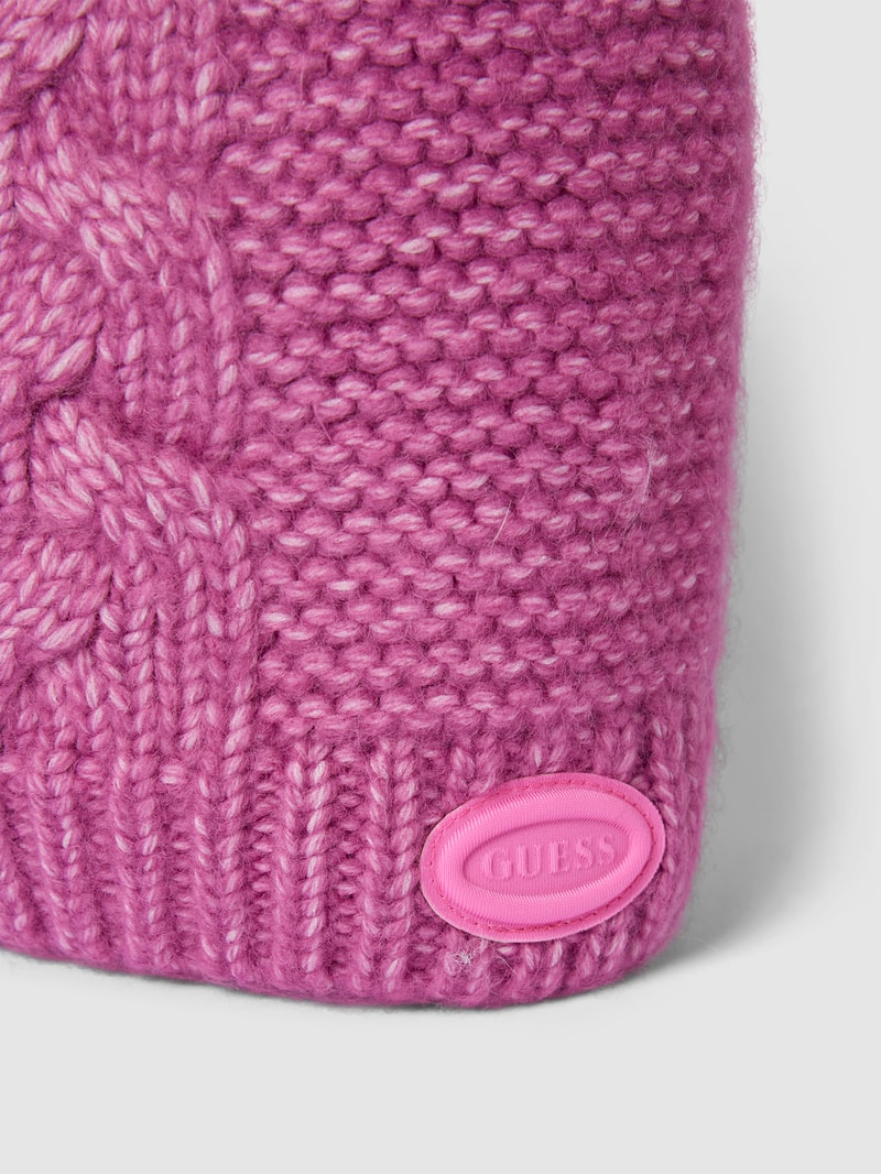 Mütze in Strick-Optik in pink