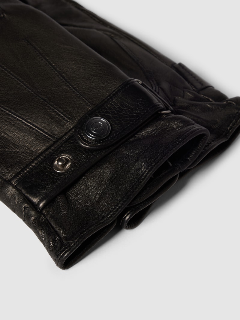 Handschuhe aus Leder mit Ziernähten in schwarz