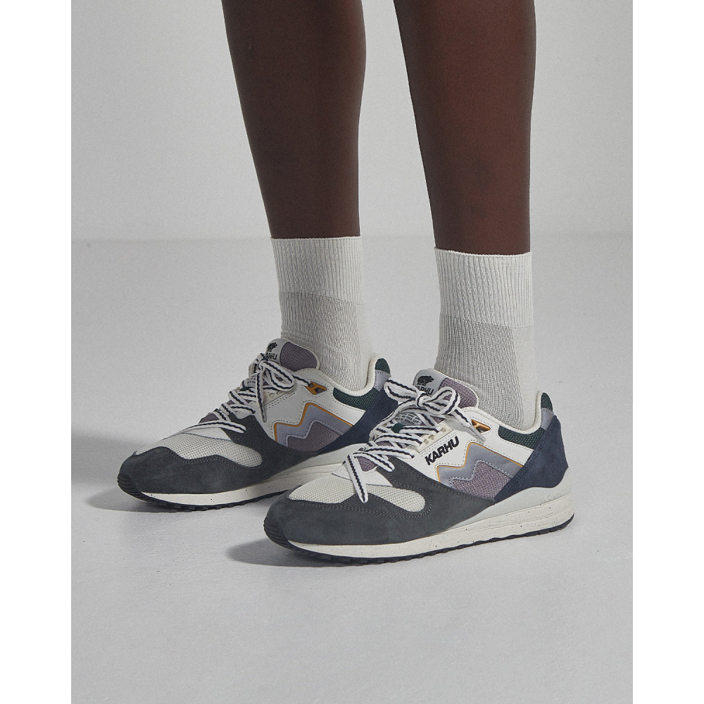 Karhu Synchron Classic F802670 / grau