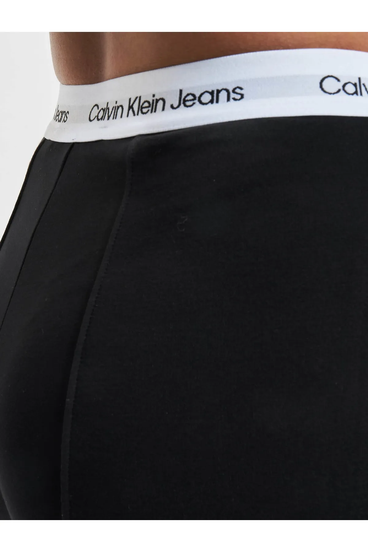 Calvin Klein  Damen Calvin Klein Jeans Wiederholen Sie Logo Milano Radfahren Shorts