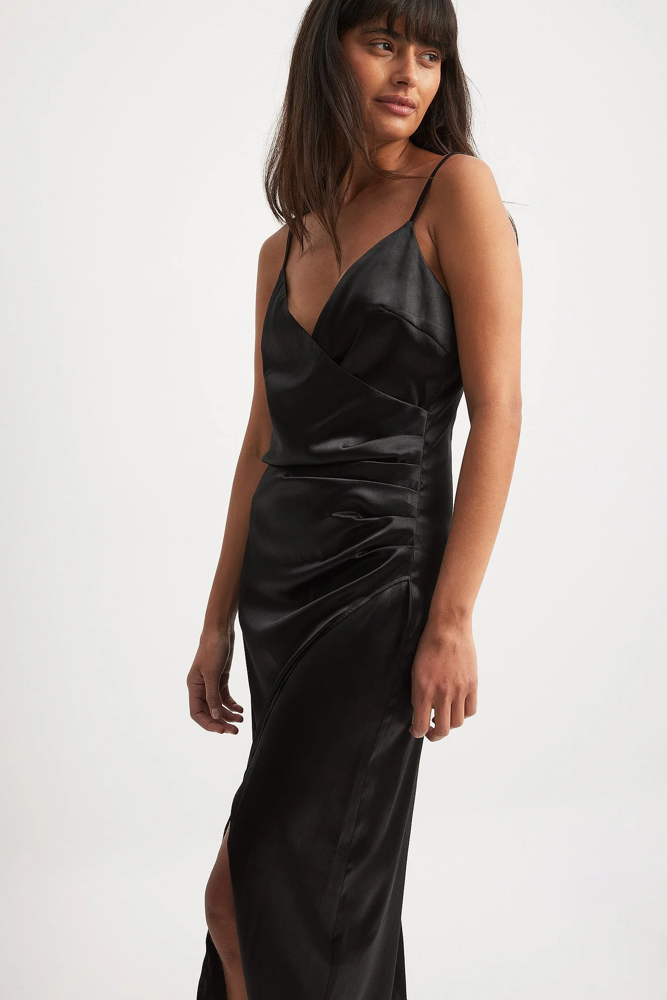 Überlappendes Satin-Slipkleid