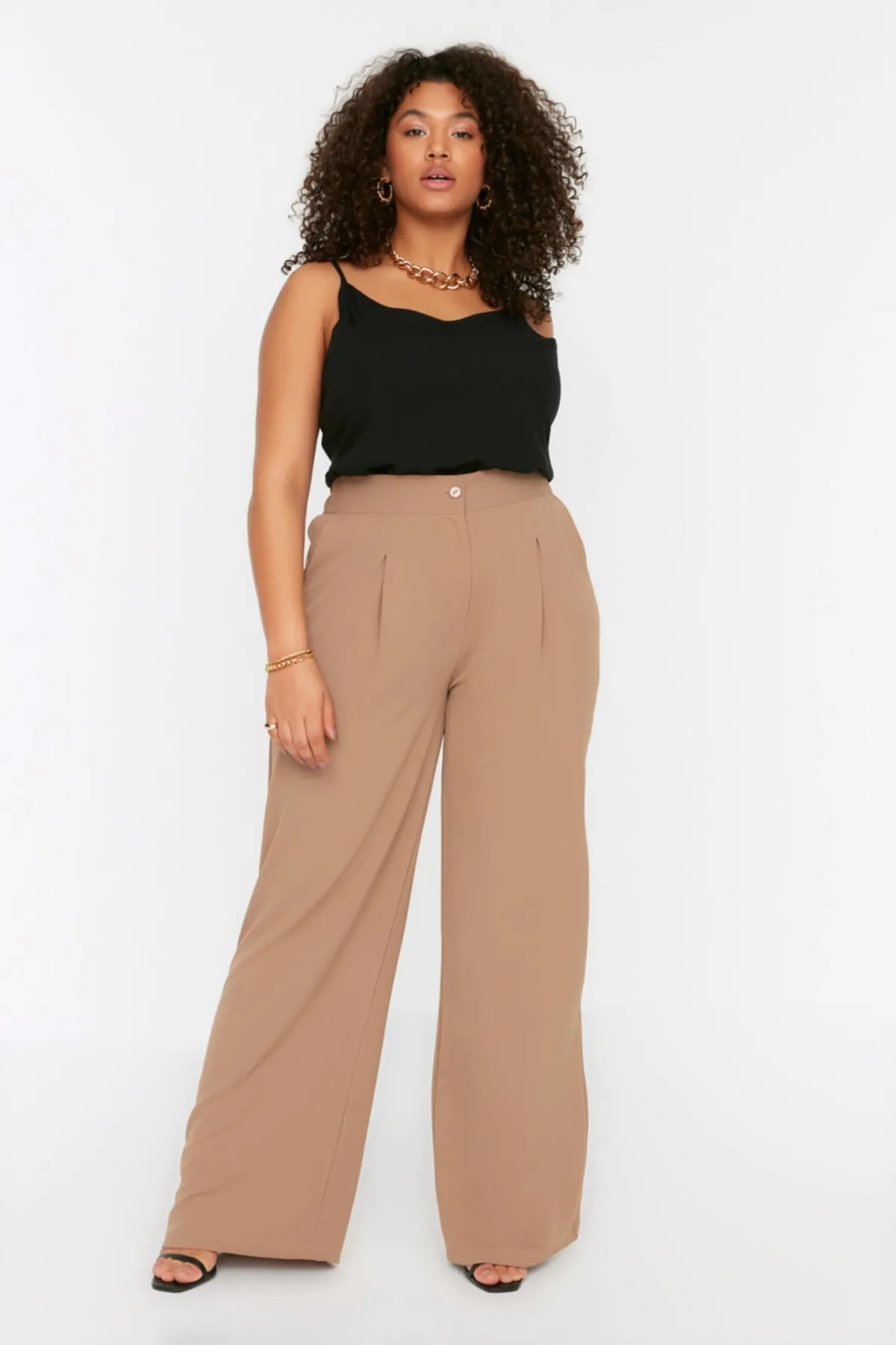 Trendyol Curve  Nerzfarbene, hoch taillierte, plissierte Webhose TBBSS22PL0448
