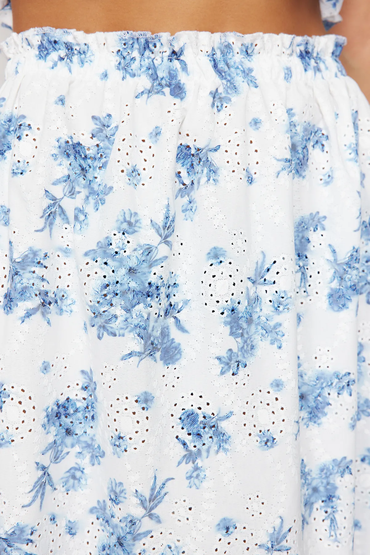 Trendyol Collection  Midi-Bluse mit gewebten Rüschen und Stickereien, 100 % Baumwolle, mit Blumenmuster, Rockanzug TBESS24AU00056