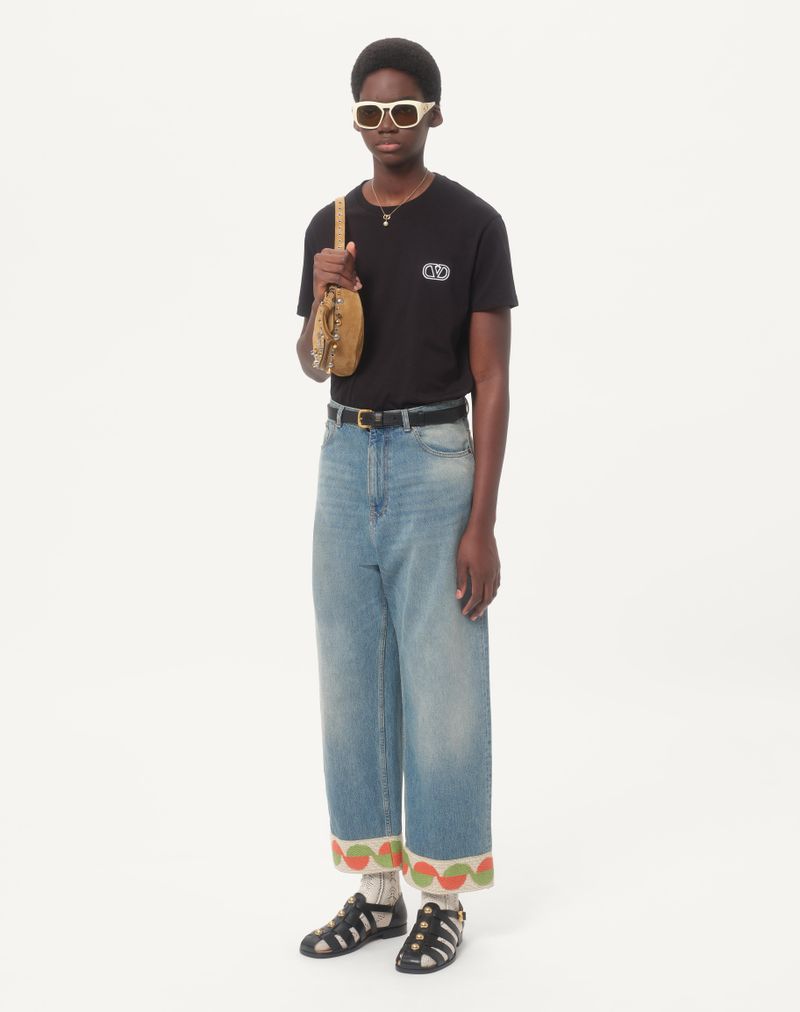 Camiseta de algodão com patch exclusivo Vlogo