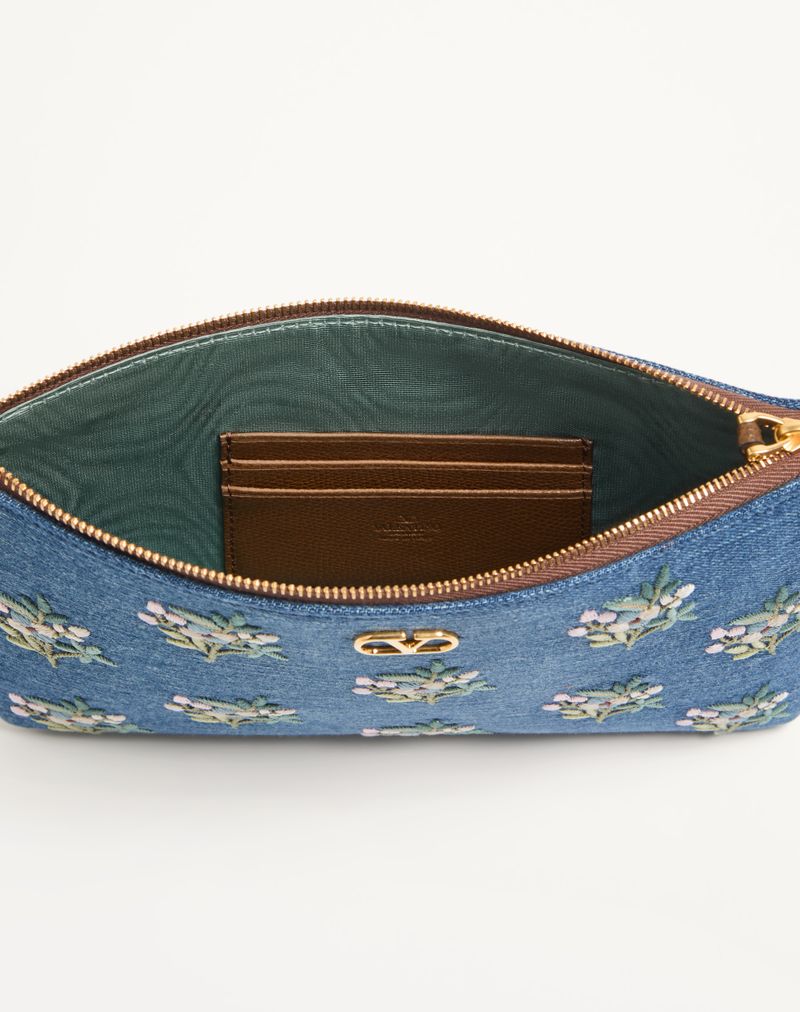 Valentino Garavani VLogo Signature clutch taske i denim med blomsterbroderi