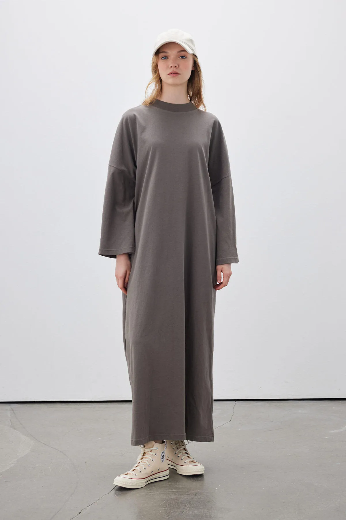 Manuka  Übergroßes langes bequemes Kleid Anthrazit