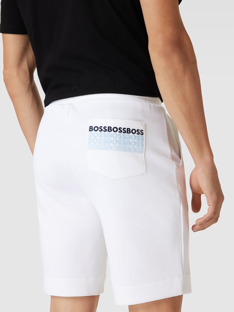 Shorts mit Tunnelzug in weiß