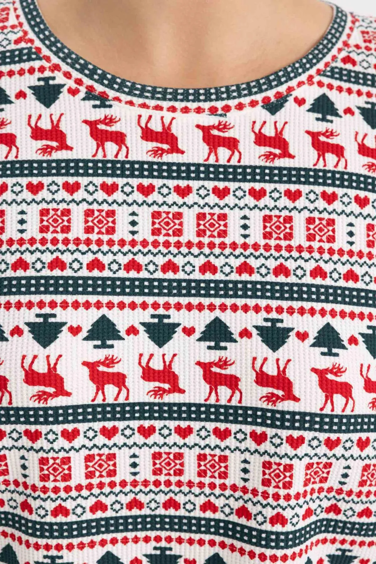 DeFacto  Silvesterthema - Fall In Love Pyjamaoberteil mit Rundhalsausschnitt und langen Ärmeln A3375ax23wn