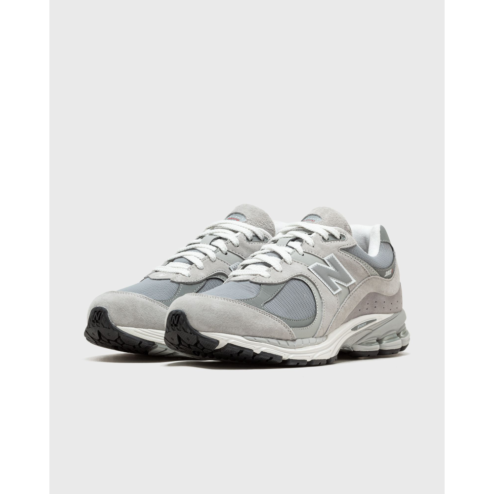 New Balance 2002R Gore TEX M2002RXJ / grau