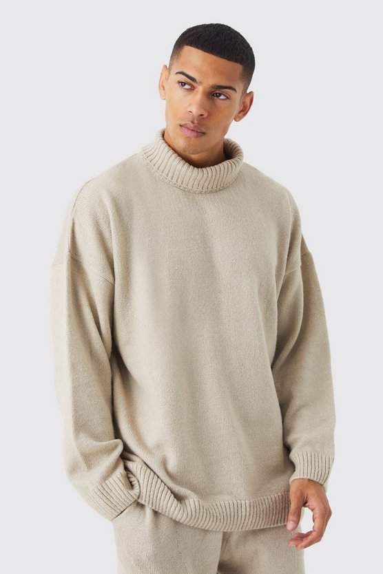 Oversize Strick-Pullover mit Trichterkragen