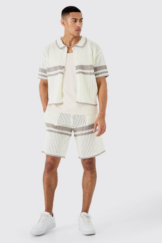 Lockere Strick-Shorts mit Statement-Streifen