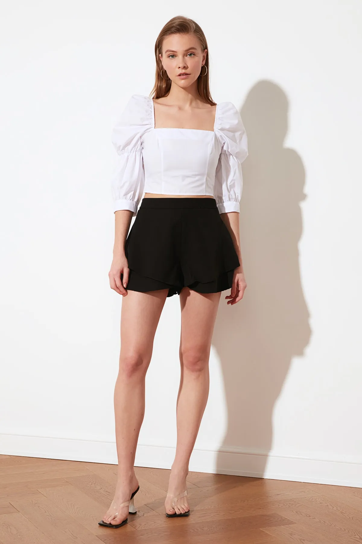 Trendyol Collection  Shorts - Schwarz - Hoher Bund