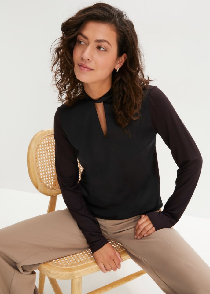 Shirt mit Twist