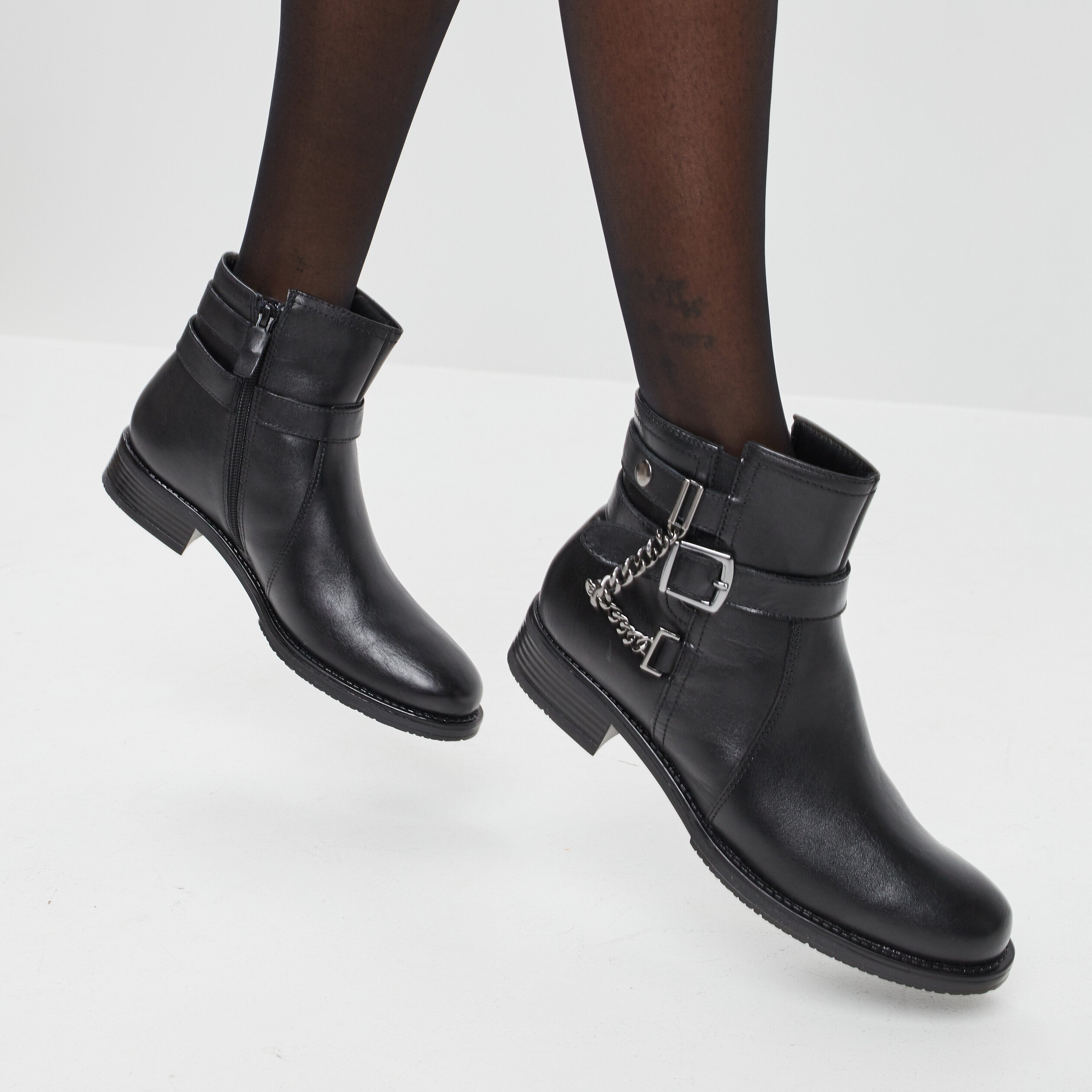 Bottines avec boucles en cuir noir femme | La Halle