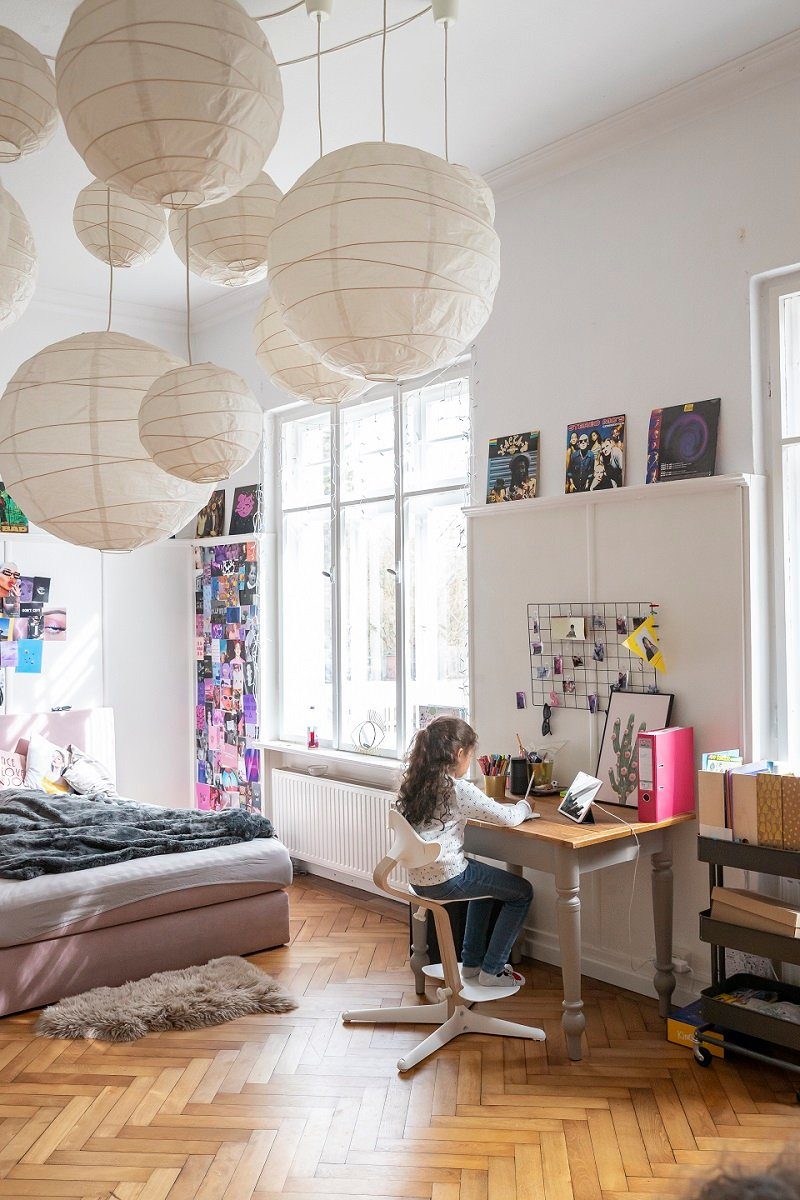 Stokke Hochstuhl Nomi® Hochstuhl, der zu aktivem Sitzen inspiriert, Geeignet für Babys bis Erwachsene bis zu 150 kg