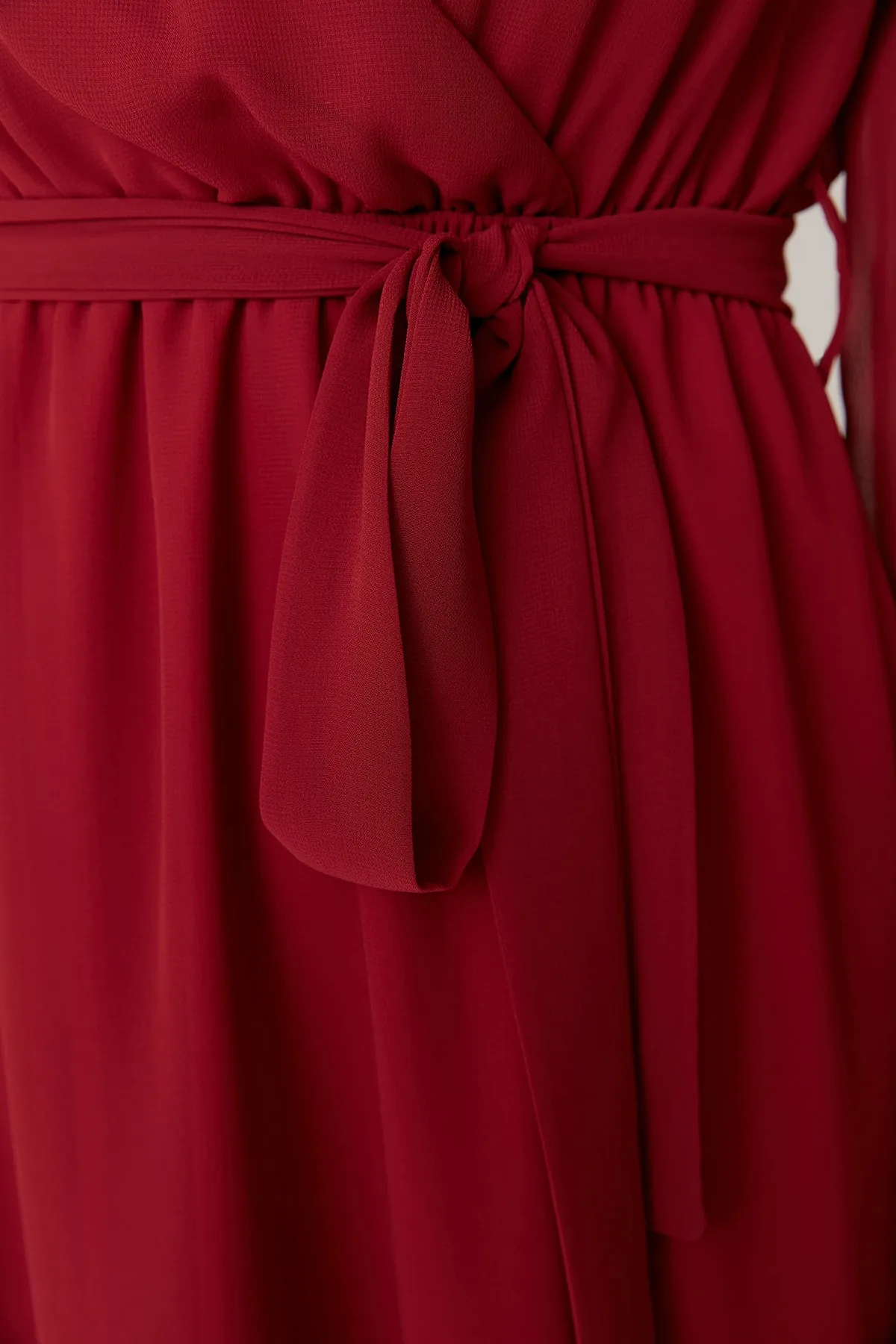Trendyol Collection  Burgunderrotes, gefüttertes, zweireihiges Webkleid mit Gürtel TWOAW20EL0789