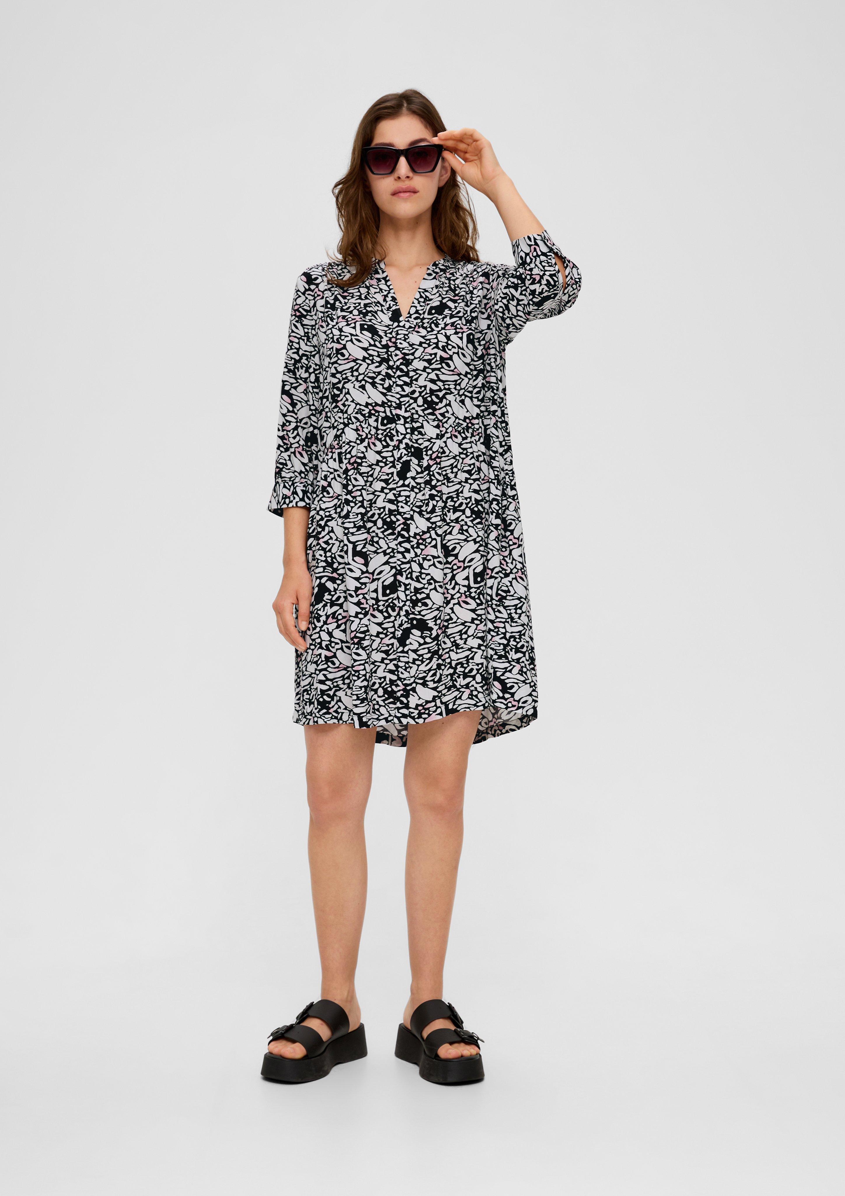 Viskosekleid mit All-over-Print  2137370-99A0