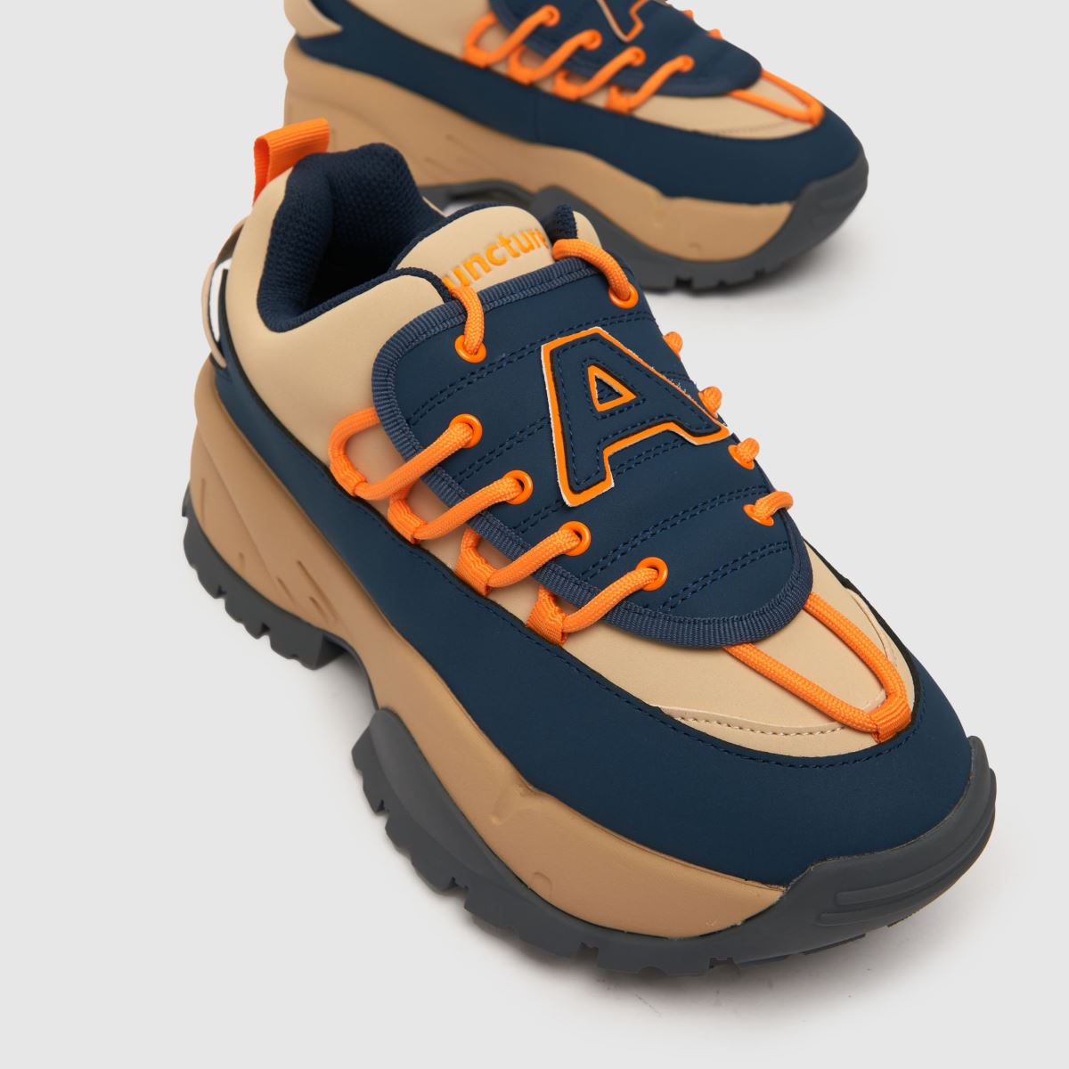AKUPUNKTUR – Orangea, multifärgade sneakers med gingypockmönster
