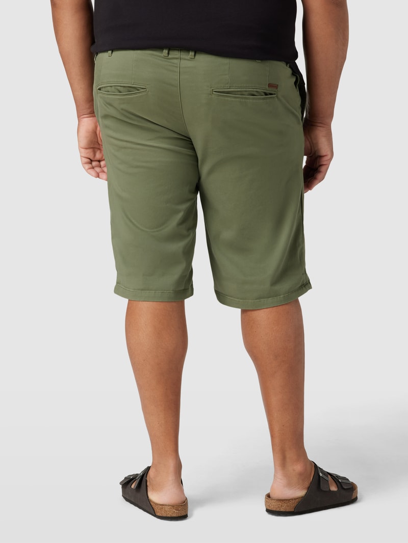 PLUS SIZE Chinoshorts mit fixierten Beinumschlägen Modell 'BOWIE' in olivgrün
