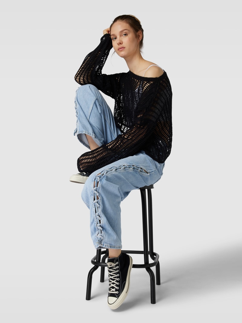 Jeans mit Lochmuster in hellblau