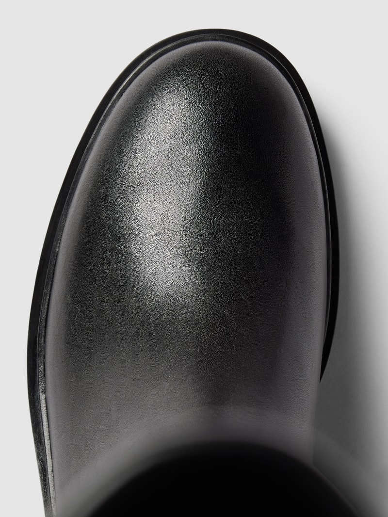 Stiefel aus Leder mit Ziernähten in schwarz