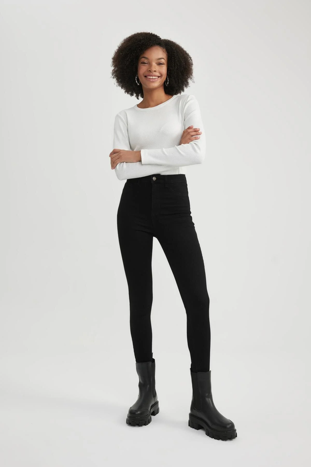 DeFacto  Jegging Jeanshose mit hoher Taille und Knöchellänge und schmalem Bein B7498ax24sp