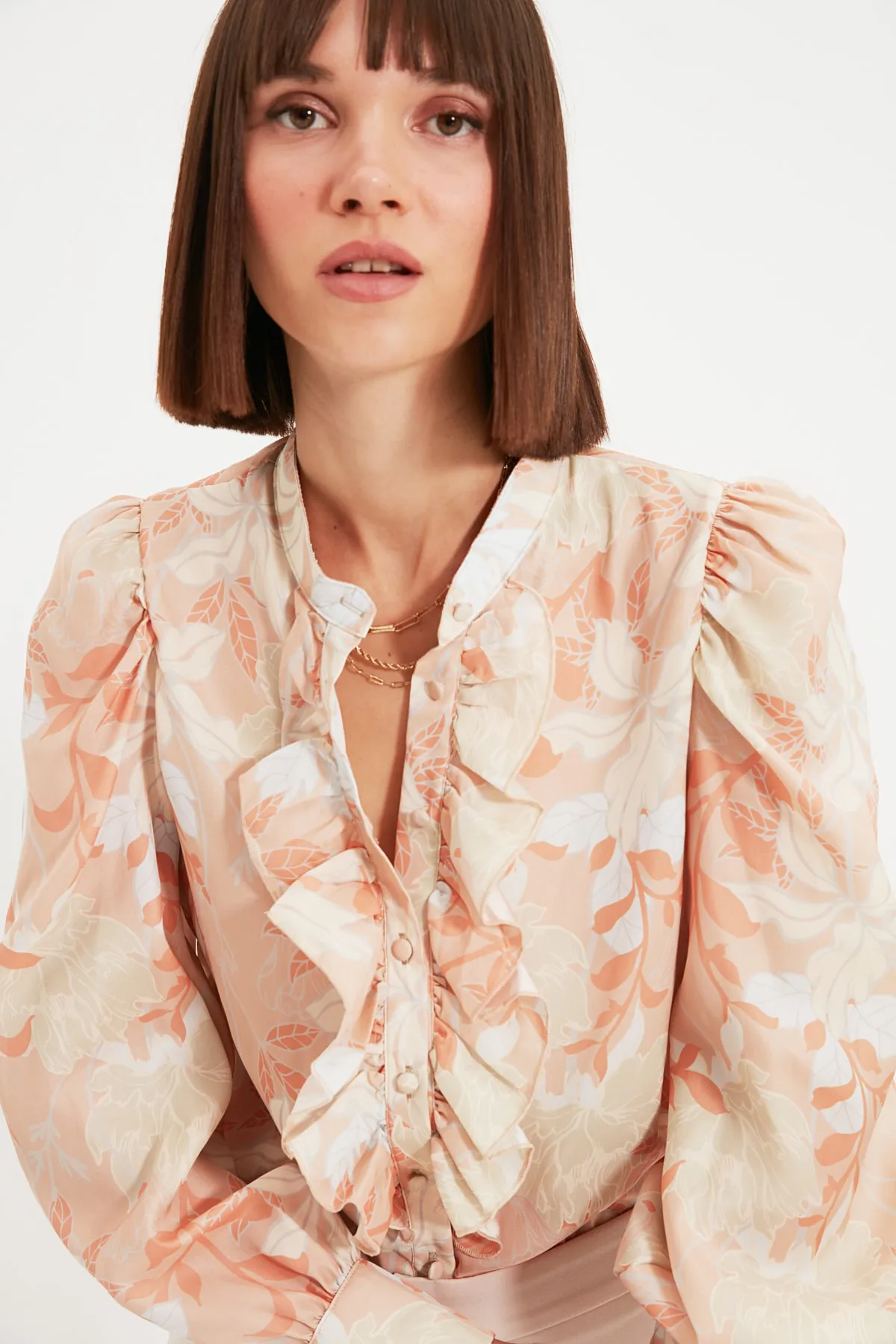 Trendyol Collection  Oranges Blumenmuster - Chiffonhemd mit Rüschen, Regular Fit TWOAW22GO0117