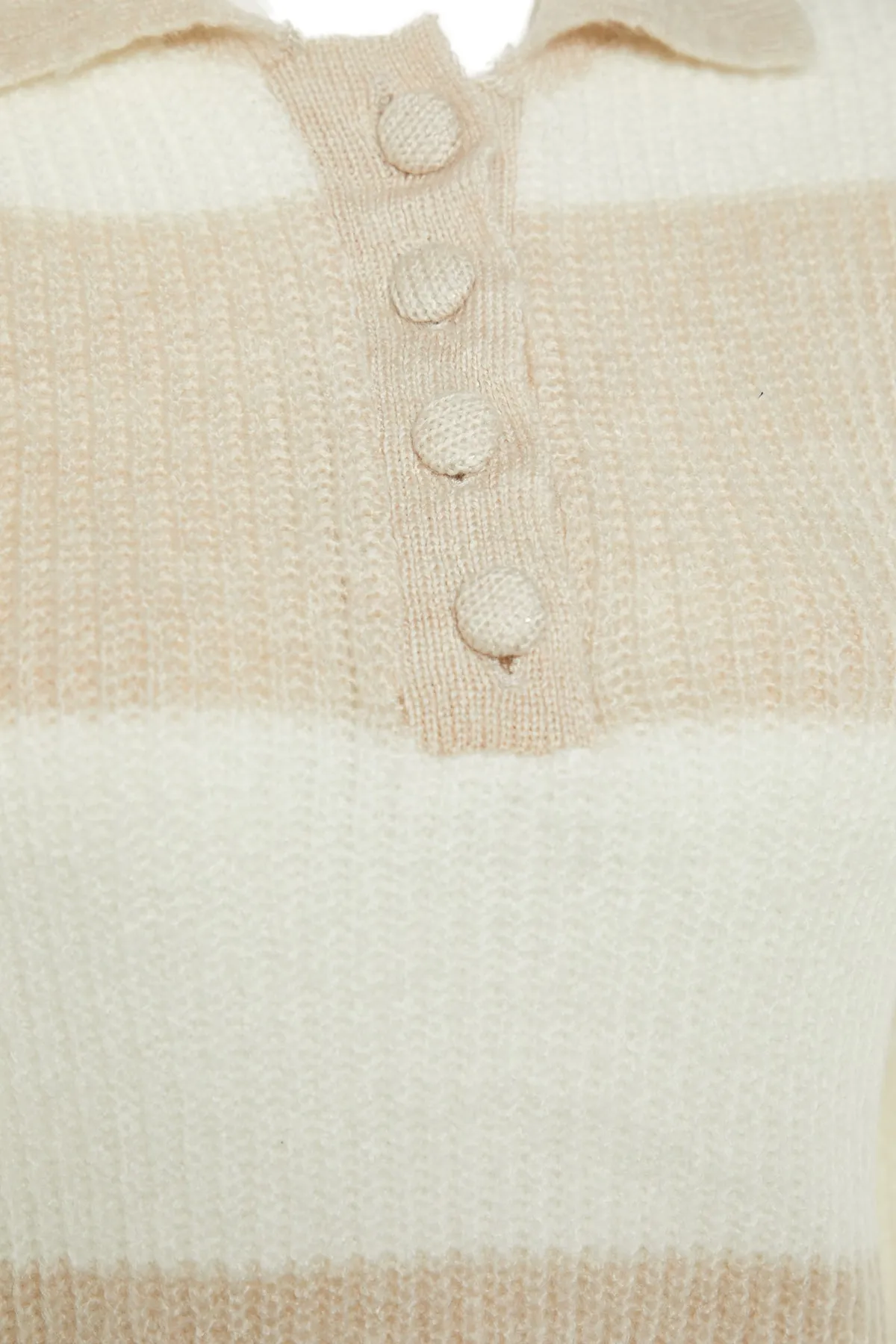 Trendyol Collection  Steinfarbener, weich strukturierter Strickpullover mit Farbblockdesign TWOAW22KZ0226