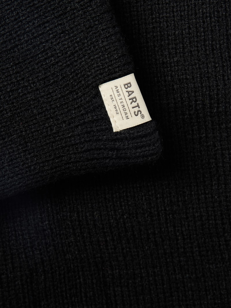 Loop-Schal mit Label-Detail Modell 'Kinabalu' in schwarz