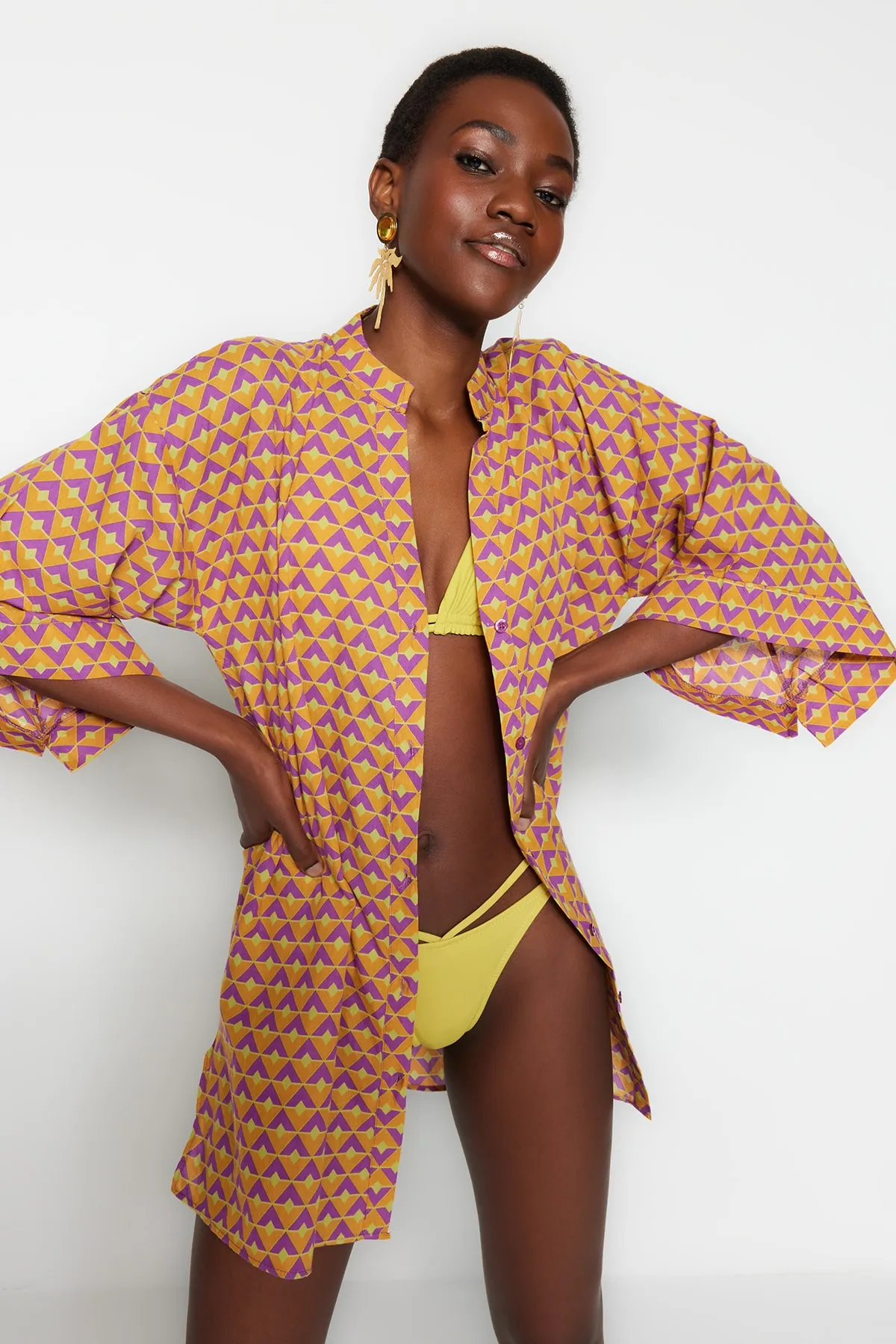 Trendyol Collection  Geometrisch gemustertes Mini-Strandkleid aus 100 % Baumwolle TBESS22EL1438