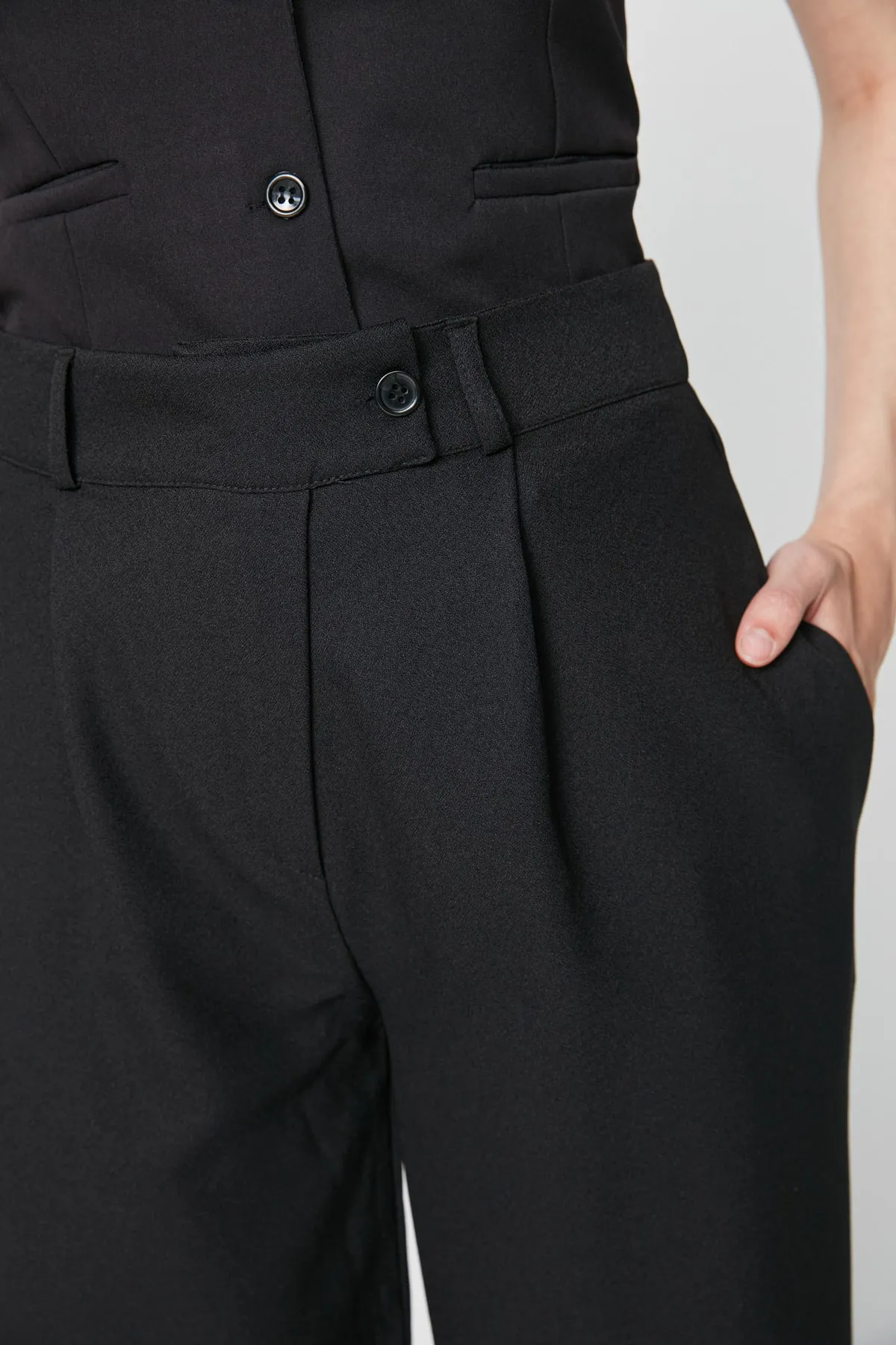Trendyol Collection  Schwarze Webhose mit weitem Bein TWOAW22PL0263