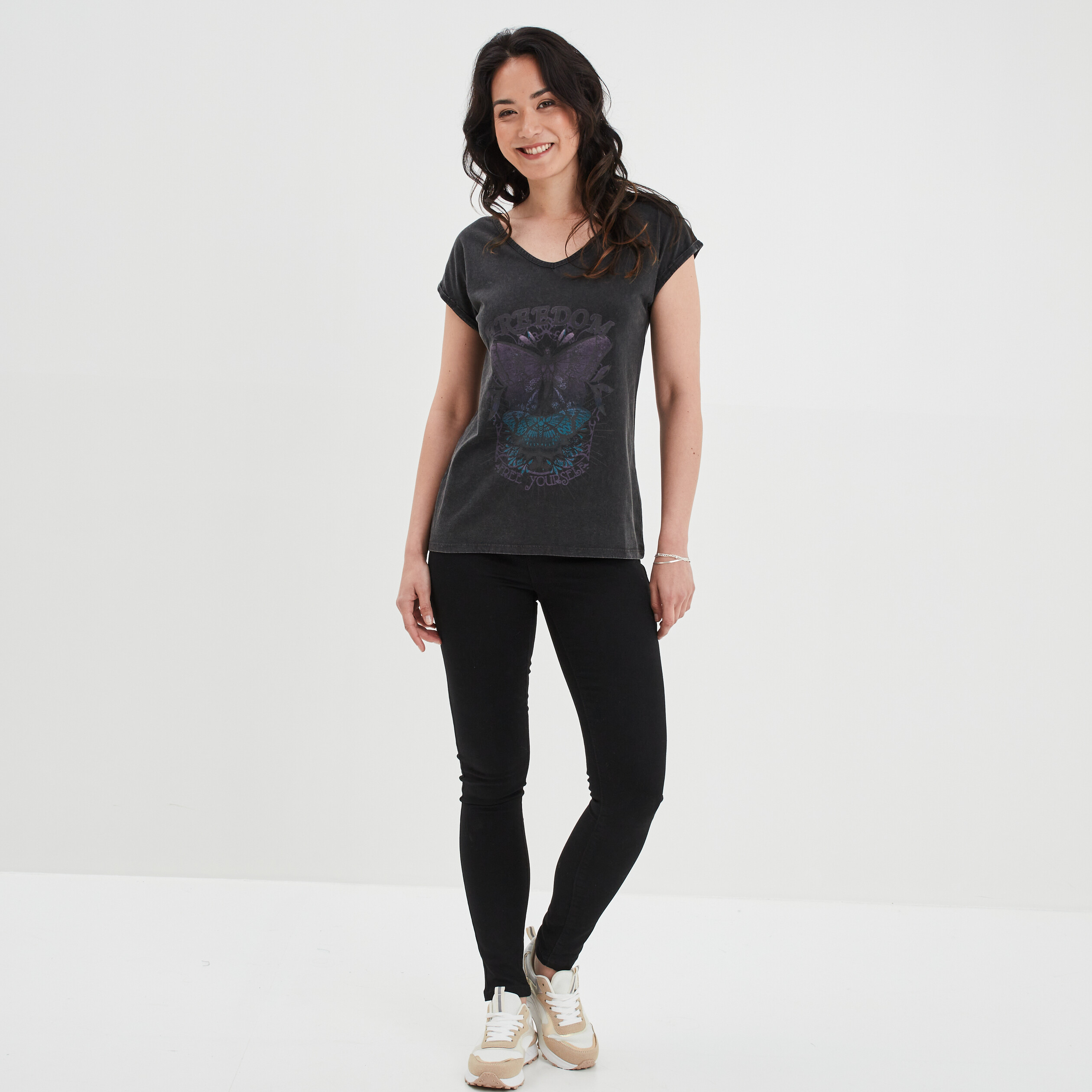 T-shirt oversize col en V Liberto noir femme | La Halle