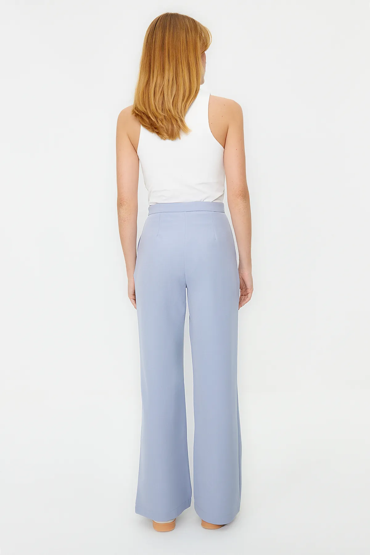 Trendyol Collection  Hellblaue Hose mit weitem Bein TWOAW22PL0139