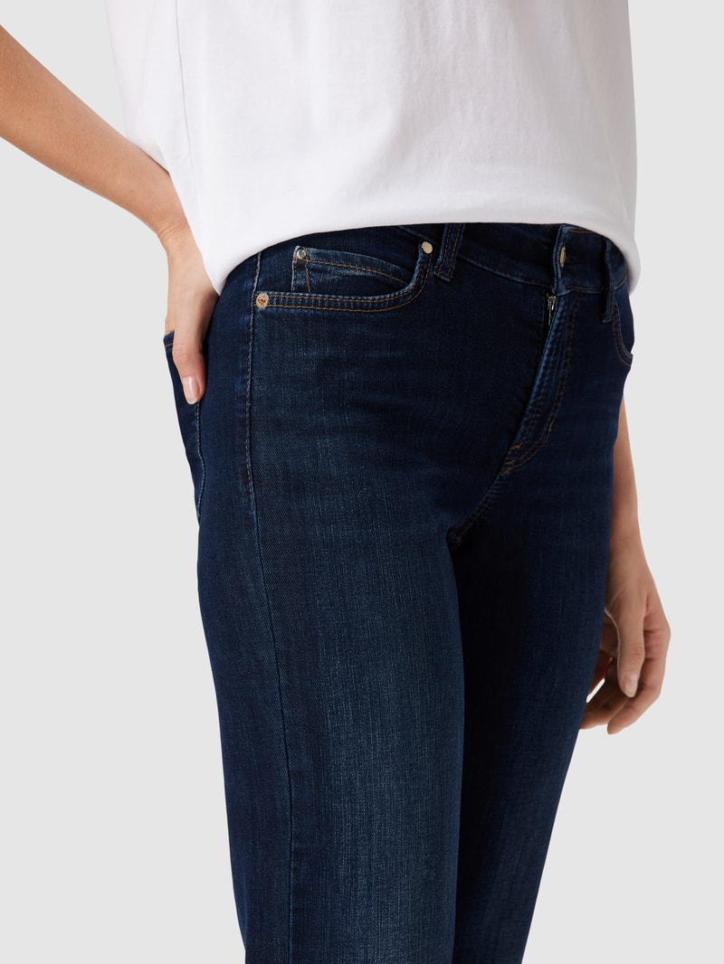Jeans mit Label-Patch Modell 'Paris' in dunkelblau