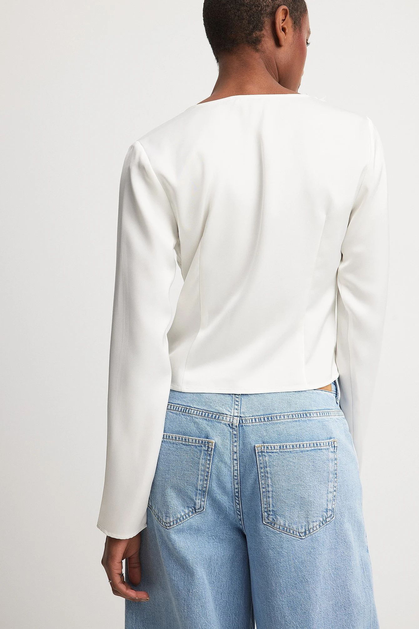 Langärmeliges Oberteil mit Spitzendetail