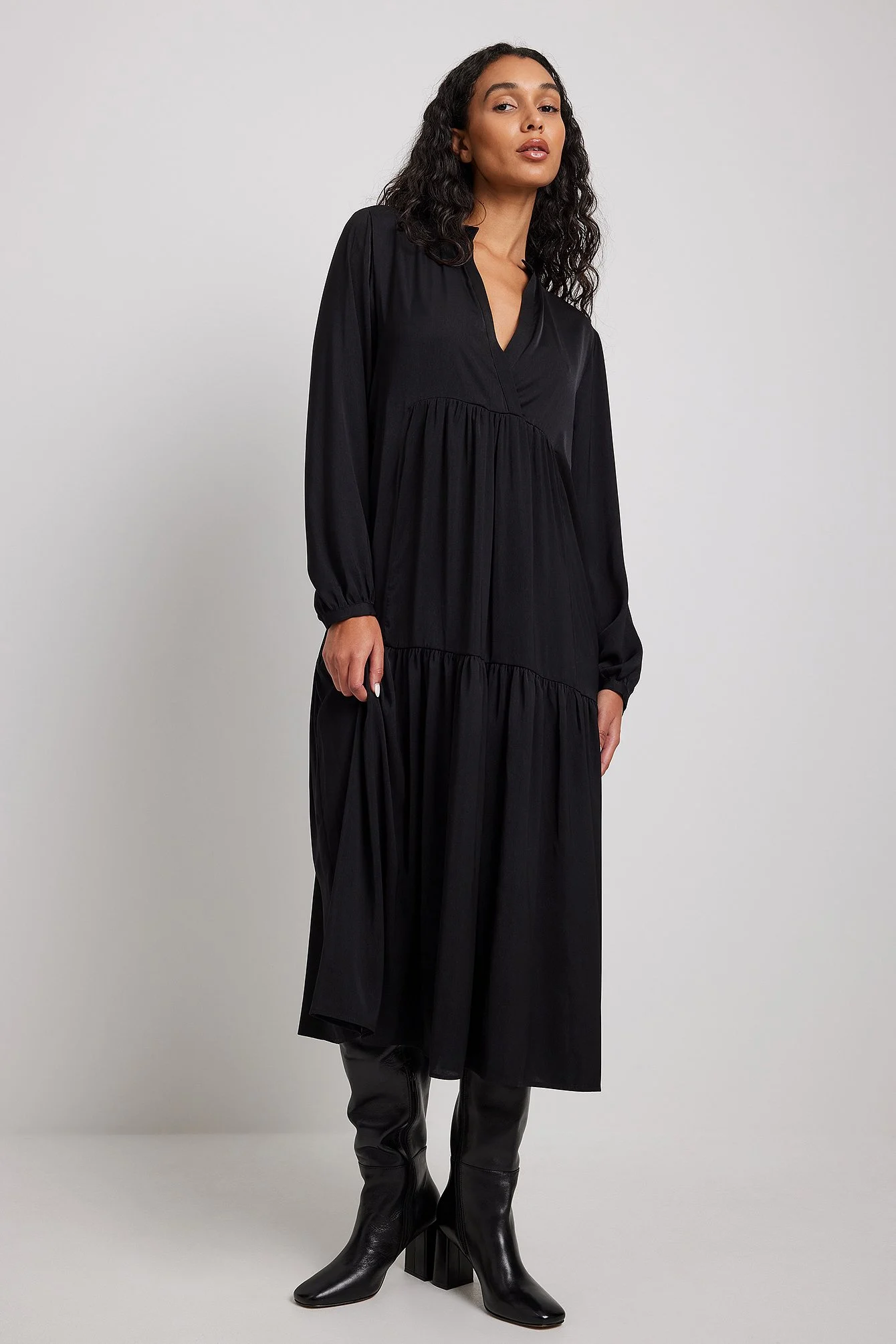 Fließendes Midikleid