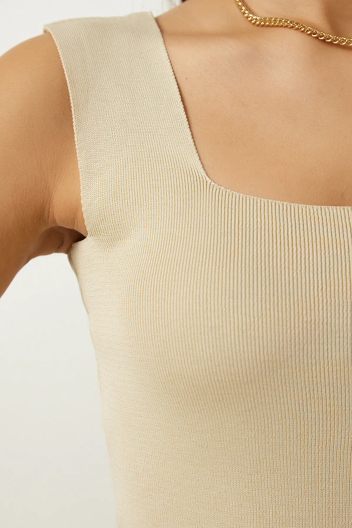 Happiness İstanbul  Damen-Strickbluse mit quadratischem Kragen in Beige, kurzärmelig, US00358