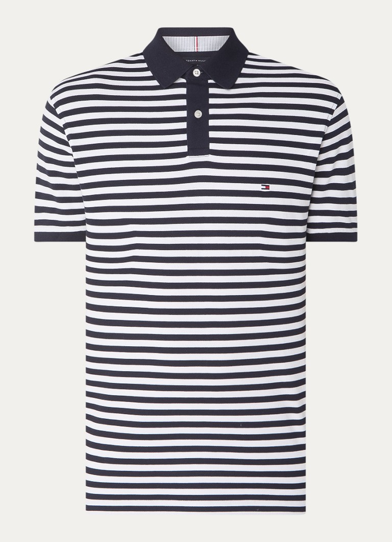 Polo Tommy Hilfiger Core de corte regular, confeccionada em piqué de algodão com bordado do logotipo.