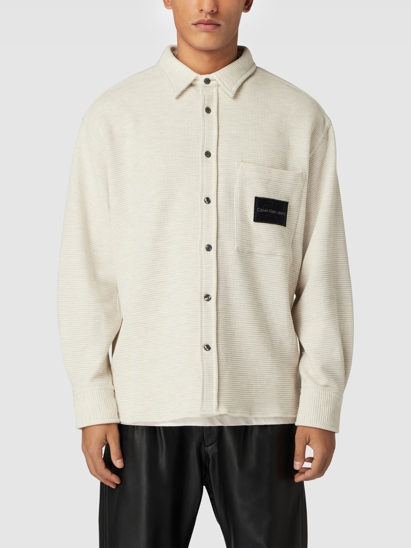 Freizeithemd mit Label-Patch in offwhite meliert