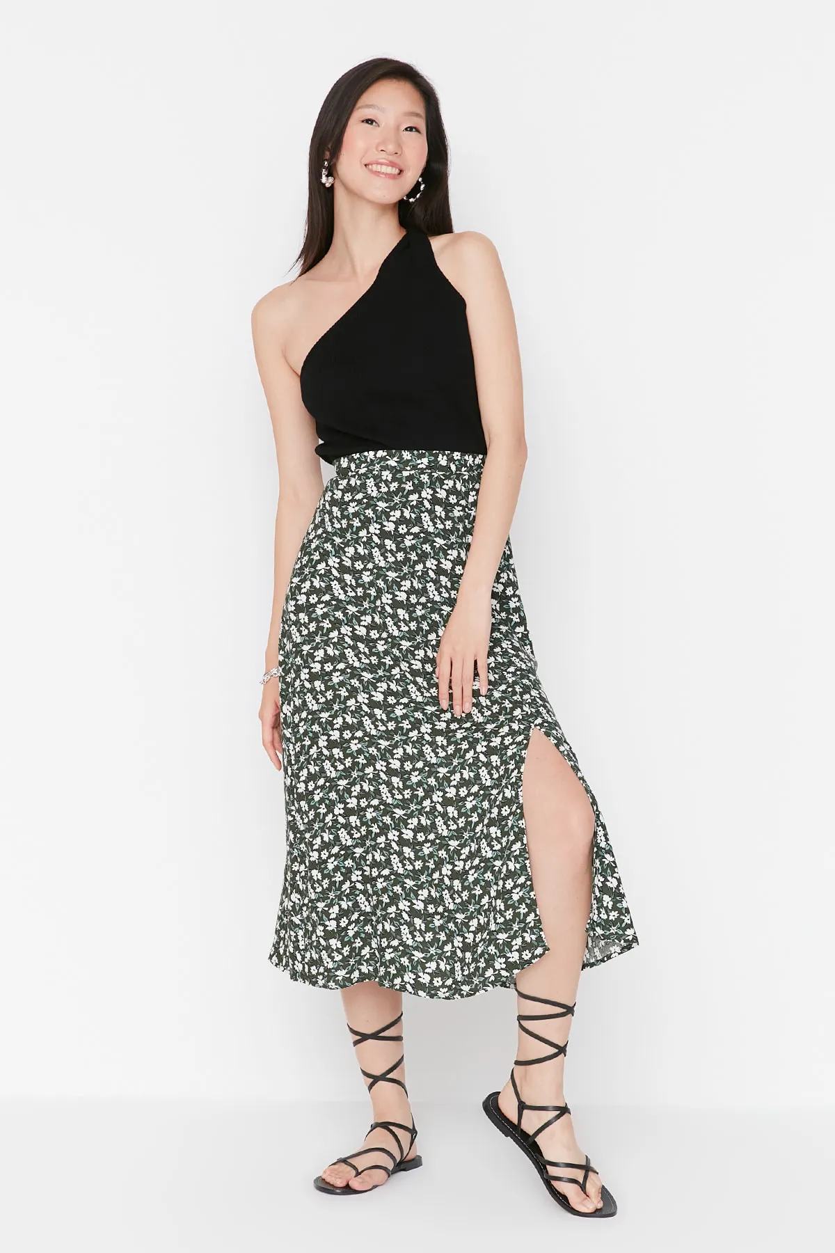 Trendyol Collection  Khakifarbener Midi-Webrock mit Schlitz und Blumenmuster aus Viskosestoff TWOSS20ET0230